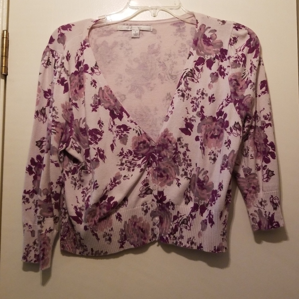 *FINAL PRICE DROP* Cute floral cardigan